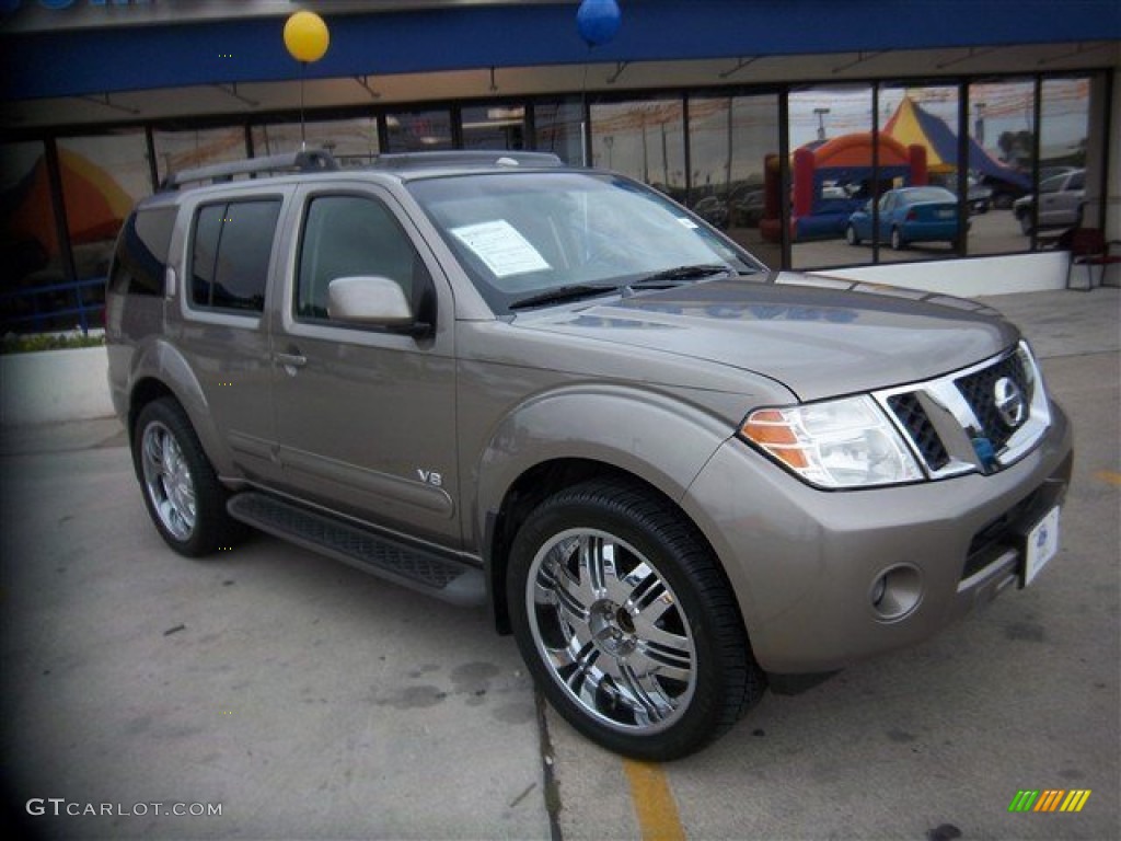 2008 Pathfinder SE V8 - Desert Stone / Graphite photo #4