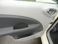 Cool Vanilla White - PT Cruiser  Photo No. 10