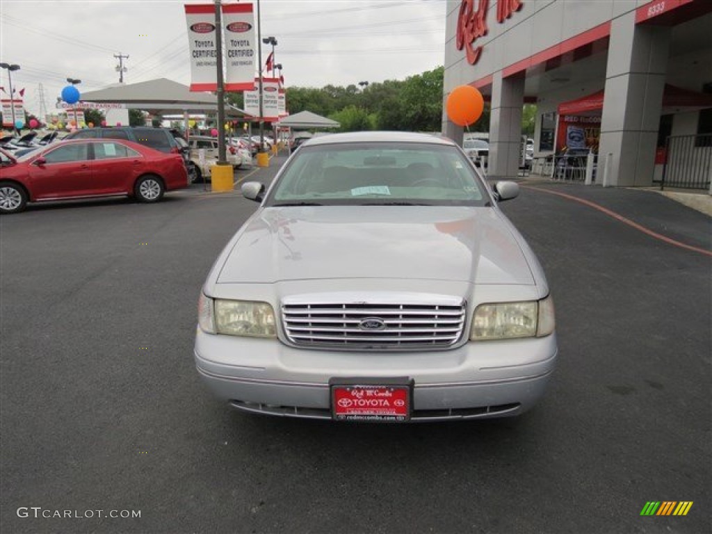 2002 Crown Victoria  - Silver Frost Metallic / Light Graphite photo #2
