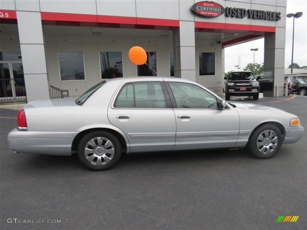 2002 Crown Victoria  - Silver Frost Metallic / Light Graphite photo #8