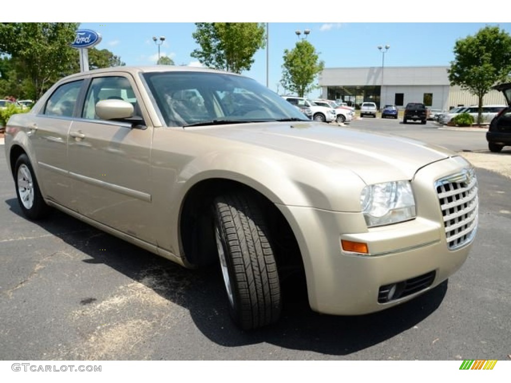 Linen Gold Metallic 2006 Chrysler 300 Touring Exterior Photo #81574141