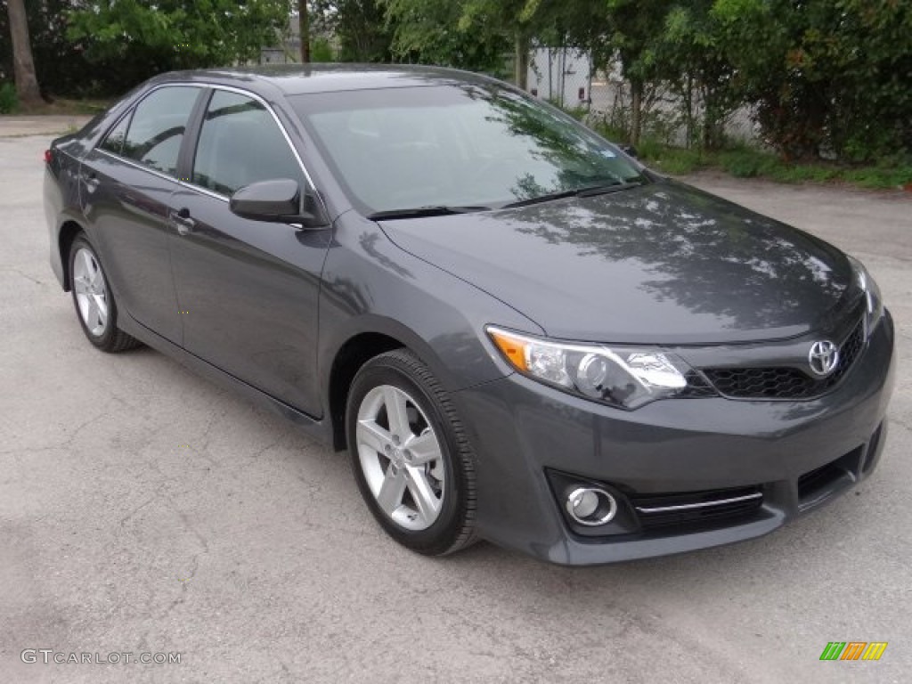 Magnetic Gray Metallic 2013 Toyota Camry SE Exterior Photo #81575780