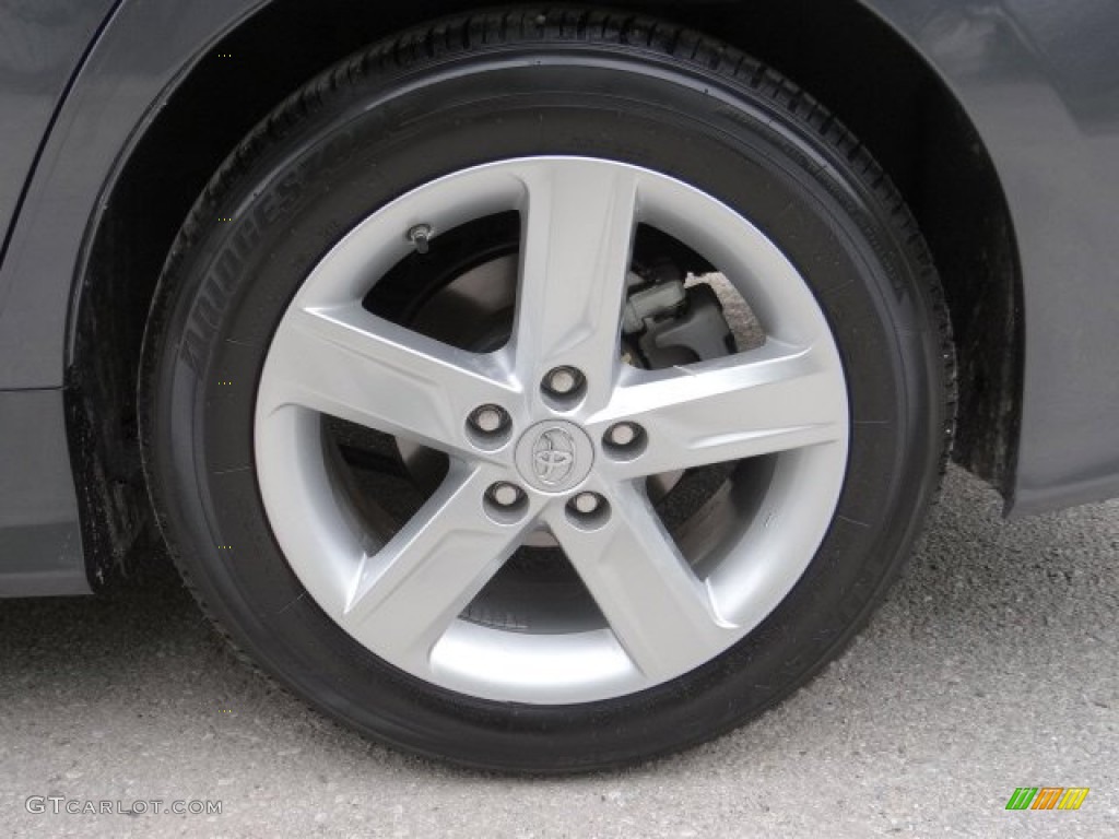 2013 Toyota Camry SE Wheel Photo #81575871