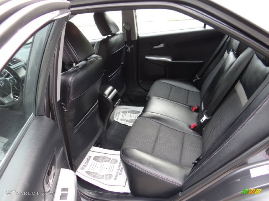 Black/Ash Interior 2013 Toyota Camry SE Photo #81576342