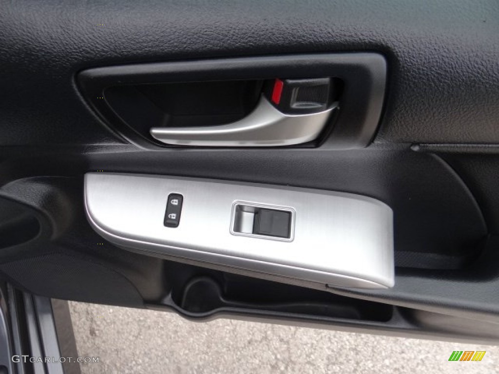 2013 Toyota Camry SE Controls Photo #81576468