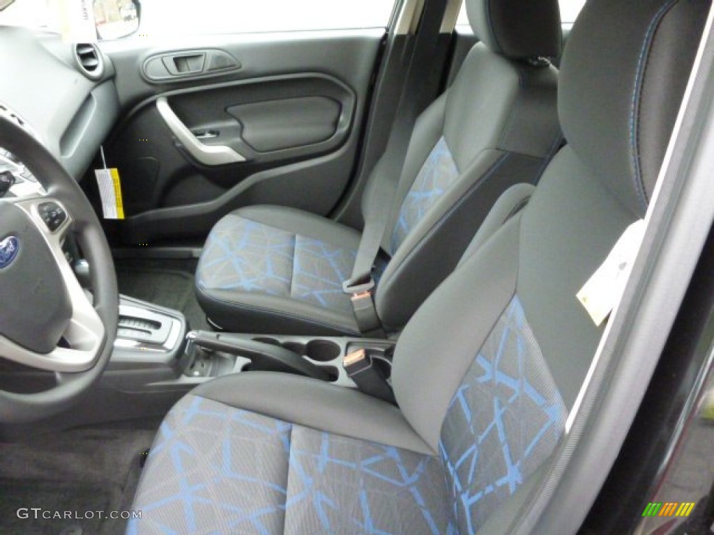 2013 Fiesta SE Sedan - Tuxedo Black / Charcoal Black/Blue Accent photo #8
