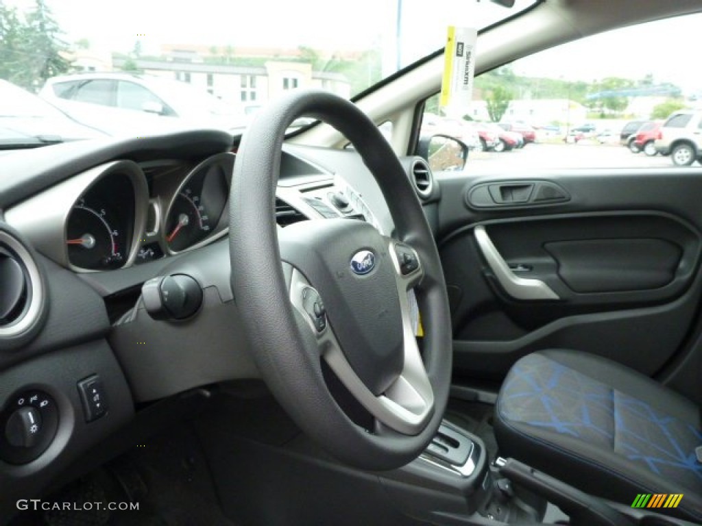 2013 Fiesta SE Sedan - Tuxedo Black / Charcoal Black/Blue Accent photo #12