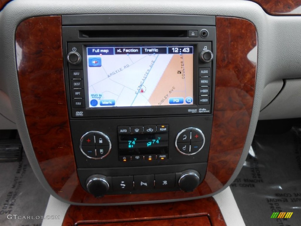 2011 Chevrolet Suburban LTZ 4x4 Navigation Photos