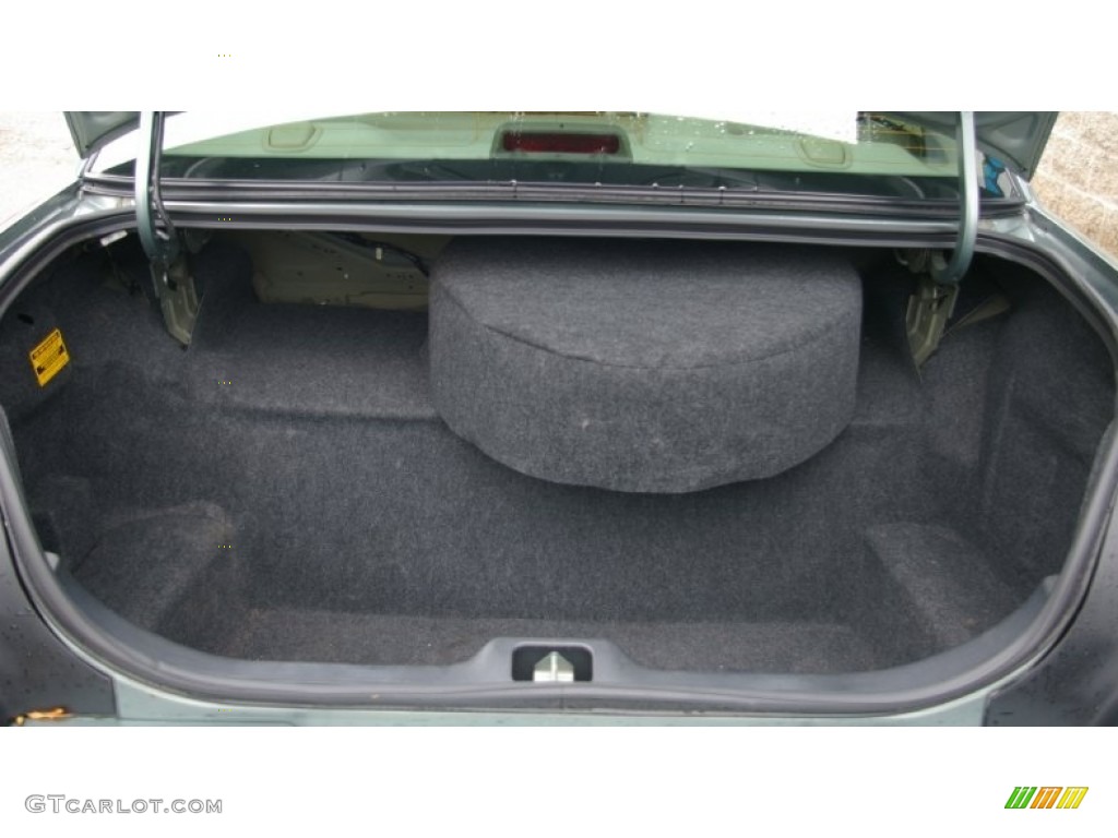 2006 Mercury Grand Marquis GS Trunk Photo #81583182