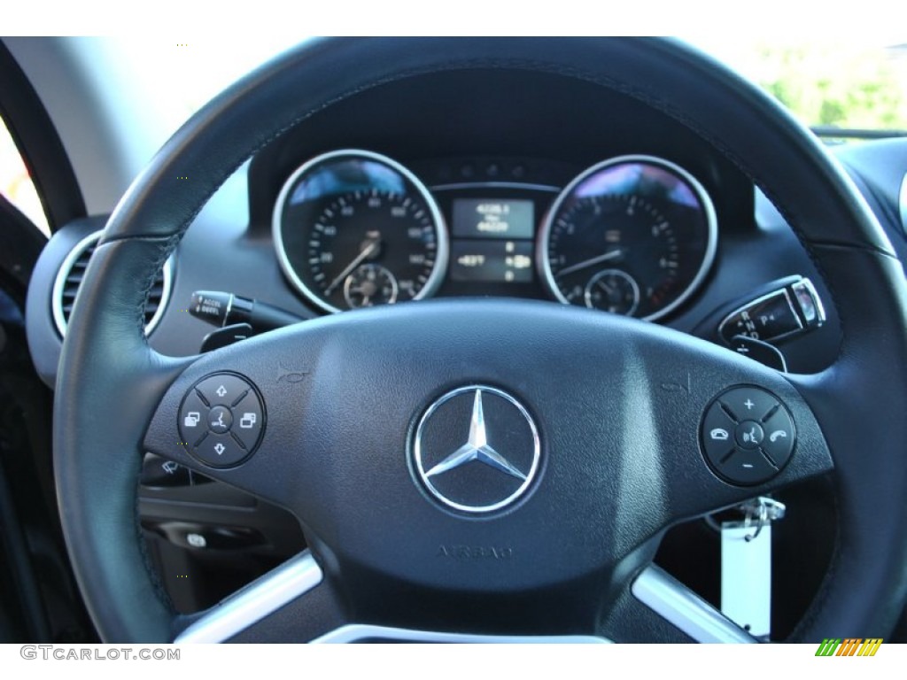 2010 Mercedes-Benz ML 350 4Matic Controls Photos
