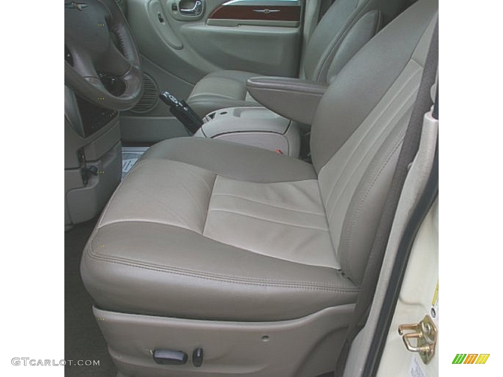 2007 Town & Country Touring - Cool Vanilla White / Dark Khaki/Light Graystone photo #2
