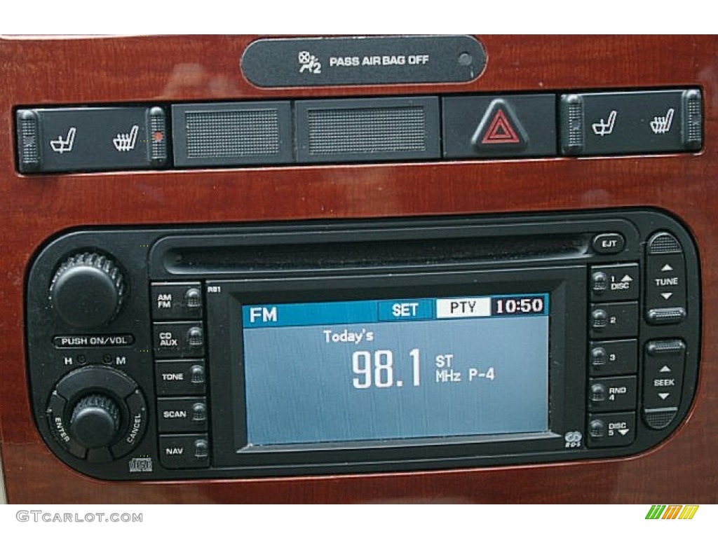 2007 Chrysler Town & Country Touring Controls Photo #81588399