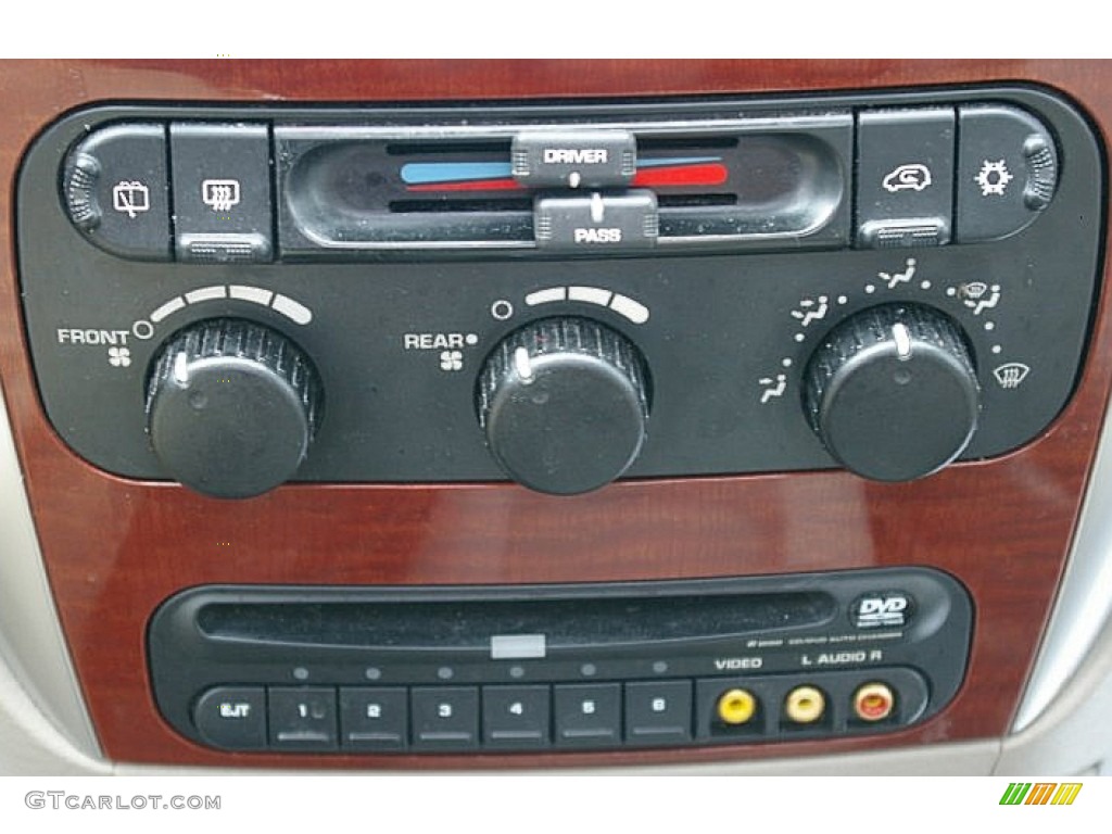 2007 Chrysler Town & Country Touring Controls Photo #81588456