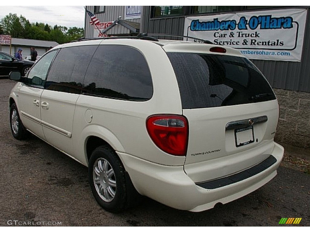 2007 Town & Country Touring - Cool Vanilla White / Dark Khaki/Light Graystone photo #11