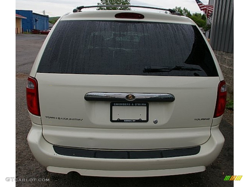 2007 Town & Country Touring - Cool Vanilla White / Dark Khaki/Light Graystone photo #12