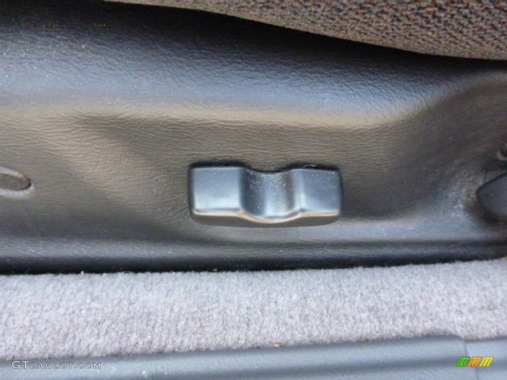 2004 Outback Wagon - Silver Stone Metallic / Gray/Black photo #15