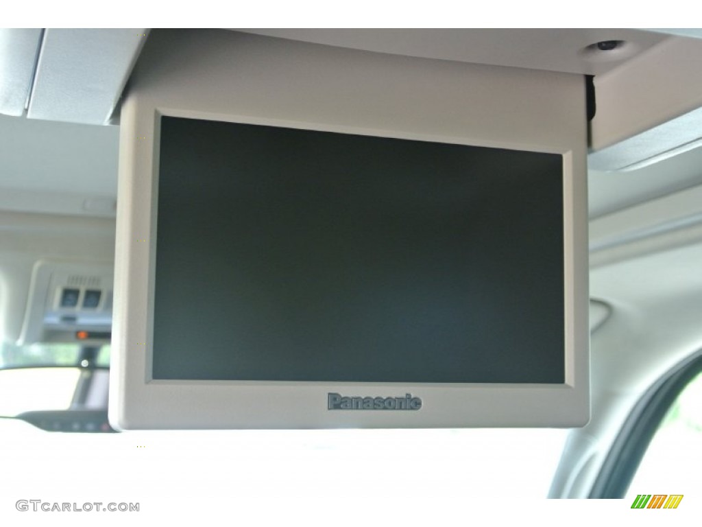 2013 GMC Yukon XL Denali AWD Entertainment System Photos