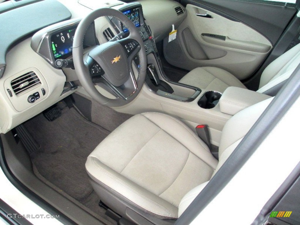 Pebble Beige Dark Accents Interior 2013 Chevrolet Volt