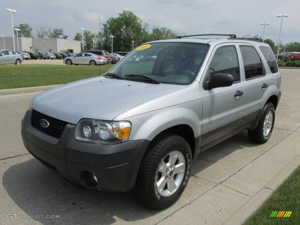 Silver Metallic 2005 Ford Escape XLT V6 4WD Exterior Photo #81594090