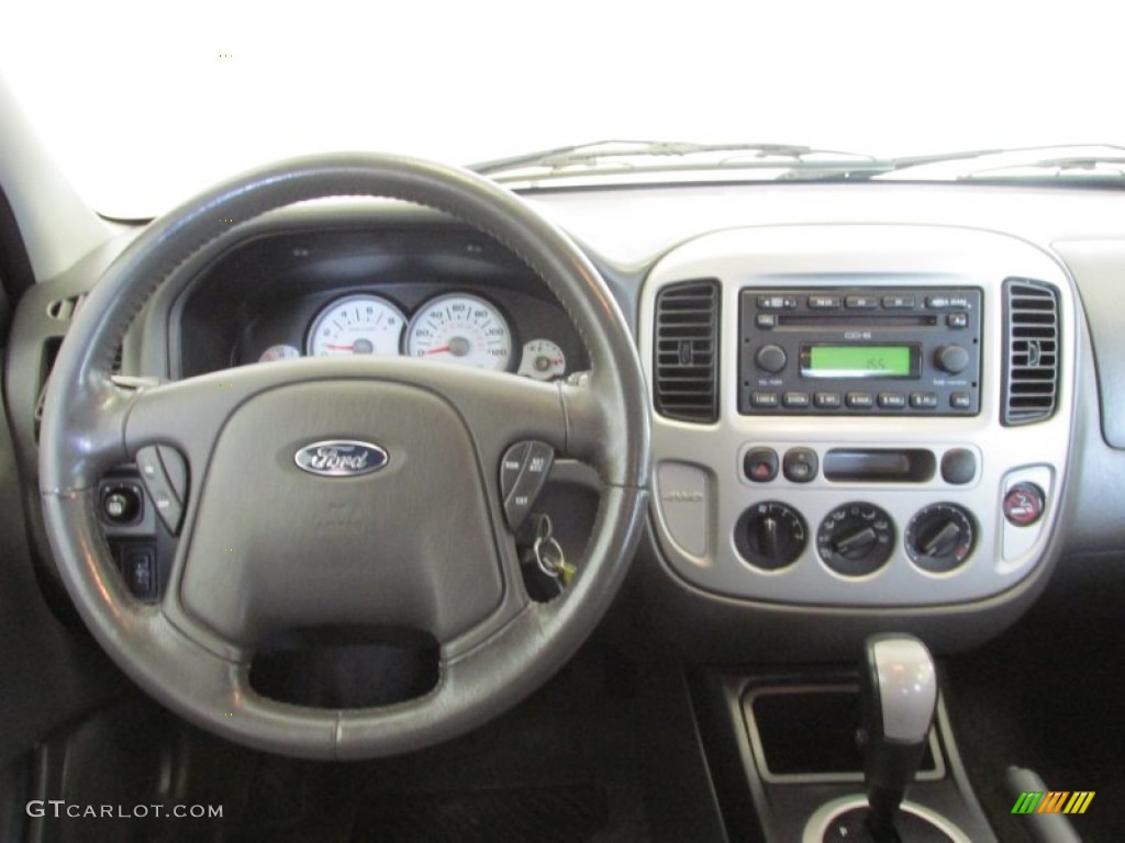 2005 Ford Escape XLT V6 4WD Medium/Dark Flint Grey Dashboard Photo #81594195