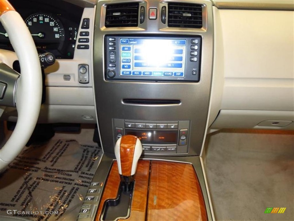 2004 Cadillac XLR Roadster Controls Photo #81597301