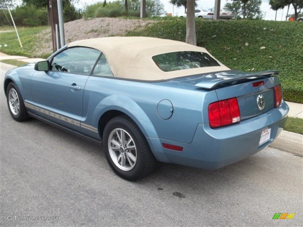 2005 Mustang V6 Deluxe Convertible - Windveil Blue Metallic / Medium Parchment photo #6