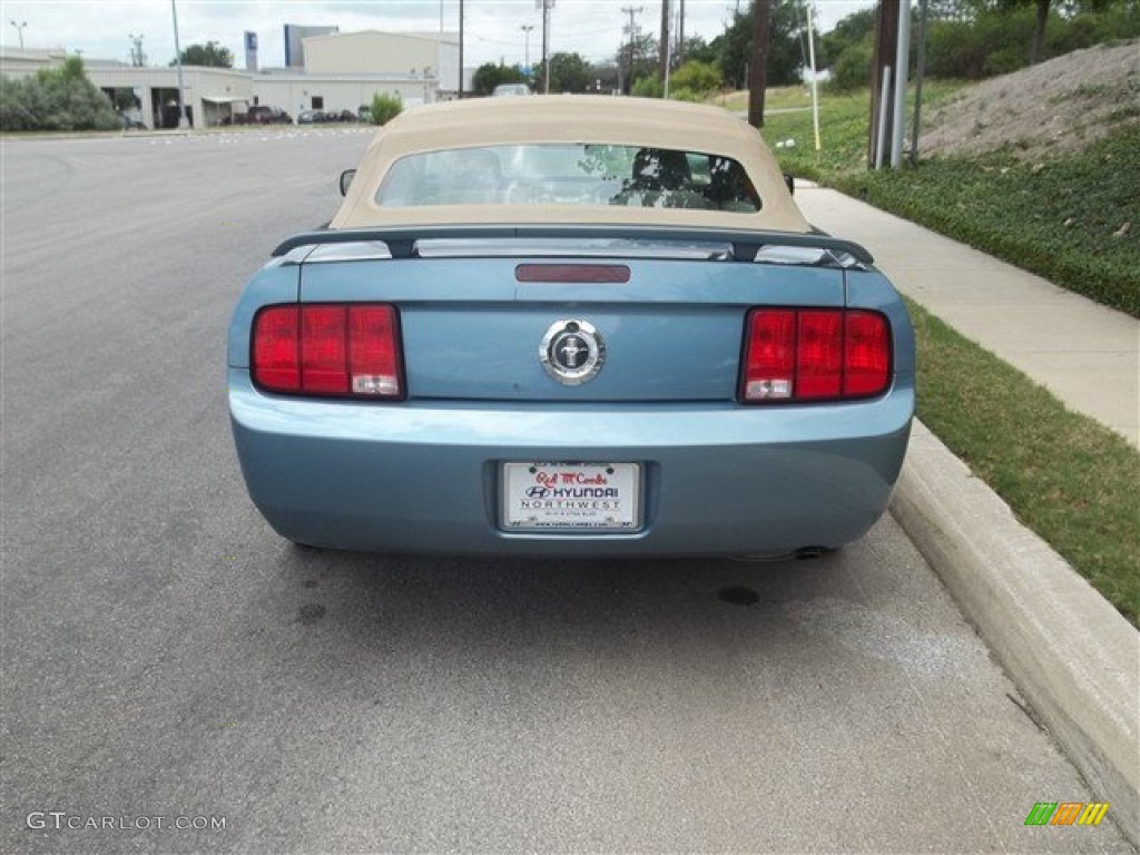2005 Mustang V6 Deluxe Convertible - Windveil Blue Metallic / Medium Parchment photo #7
