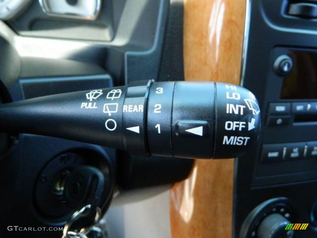2006 Saturn VUE V6 Controls Photo #81599254