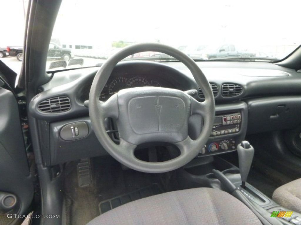 2000 Pontiac Sunfire SE Sedan Dashboard Photos