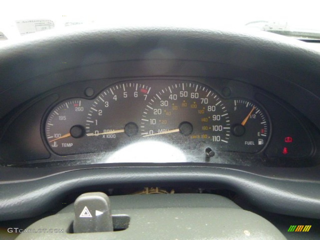 2000 Pontiac Sunfire SE Sedan Gauges Photo #81599697