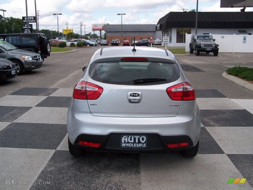 2012 Rio Rio5 EX Hatchback - Bright Silver / Gray photo #4