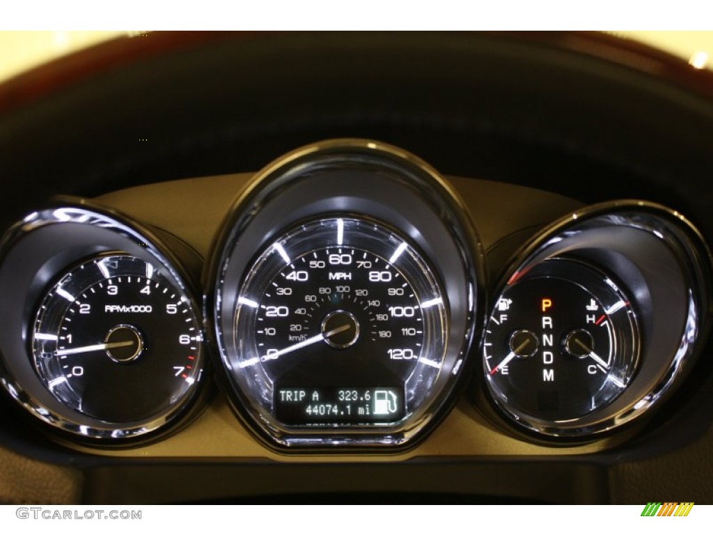 2010 Lincoln MKT AWD Gauges Photos