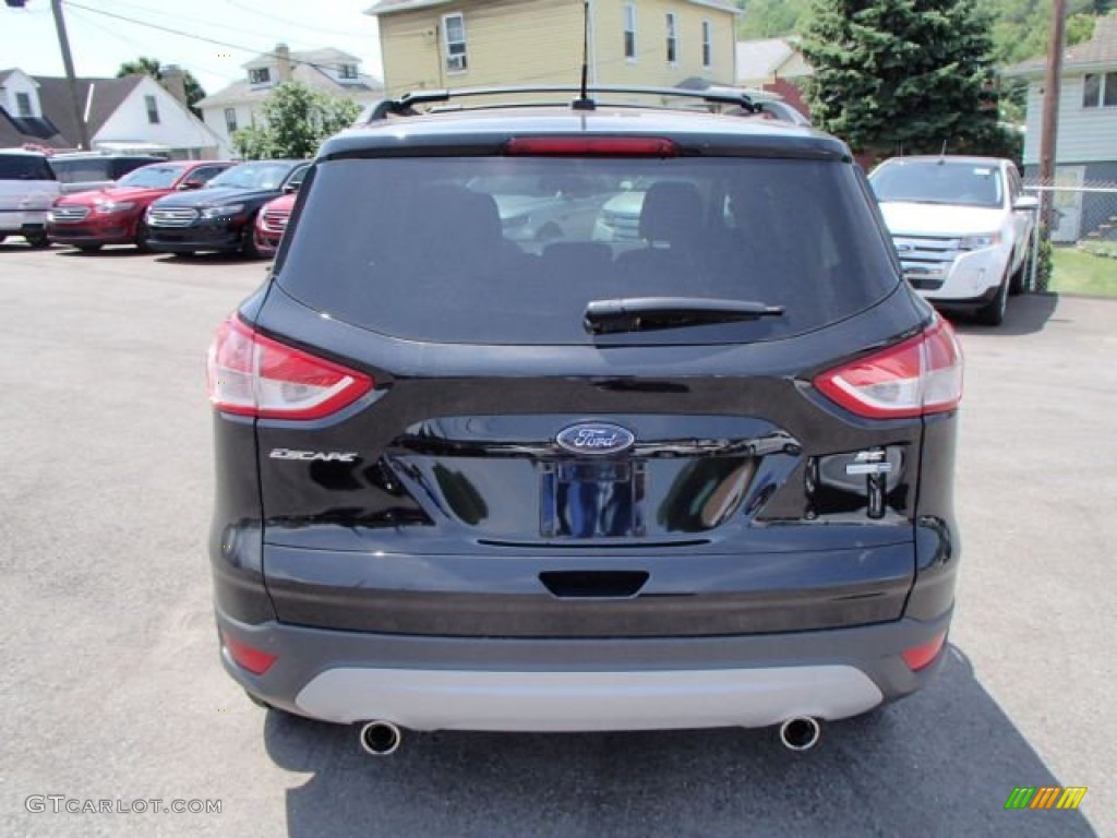 2013 Escape SE 2.0L EcoBoost 4WD - Tuxedo Black Metallic / Charcoal Black photo #6