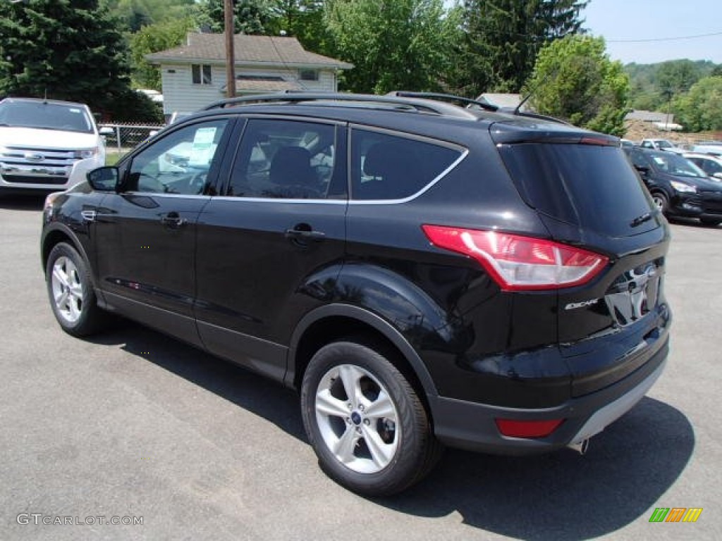 2013 Escape SE 2.0L EcoBoost 4WD - Tuxedo Black Metallic / Charcoal Black photo #7