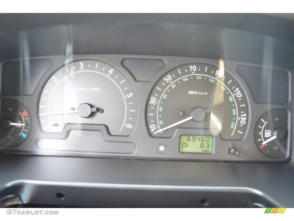 2003 Land Rover Discovery SE Gauges Photo #81606367