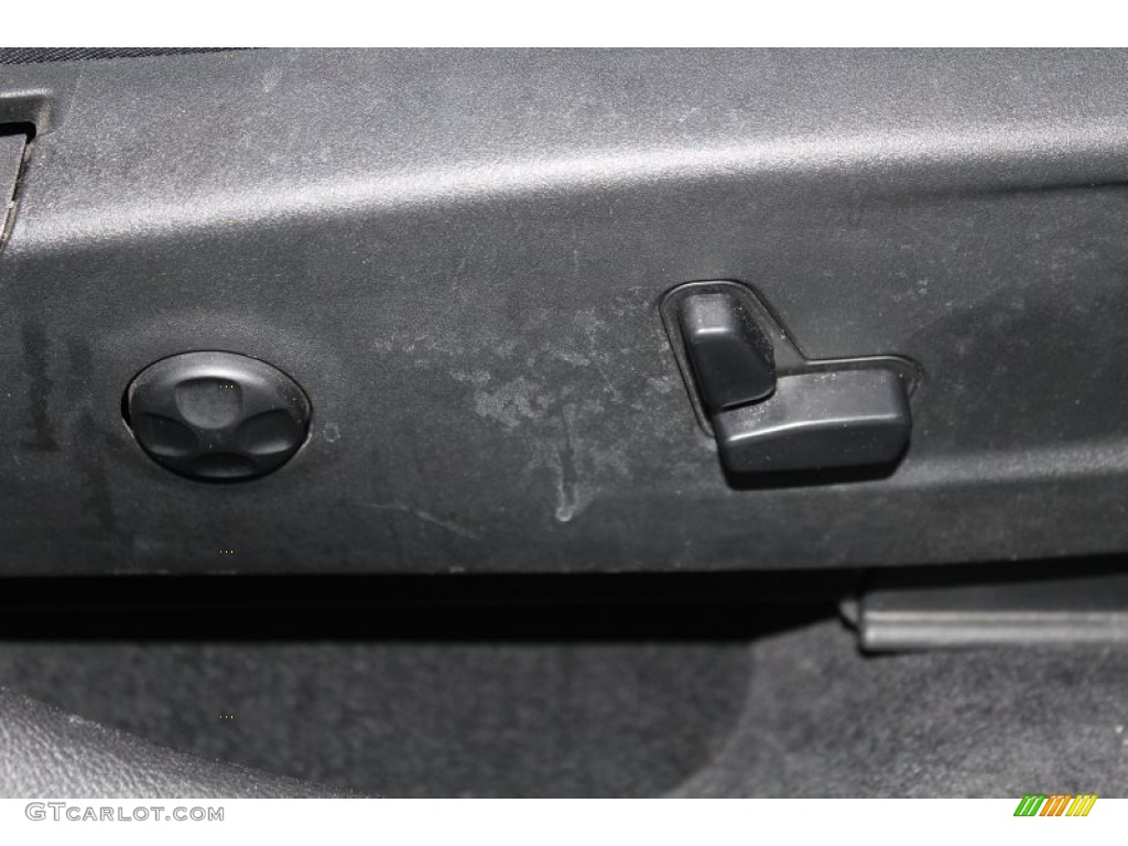 2012 300 Limited - Bright Silver Metallic / Black photo #33