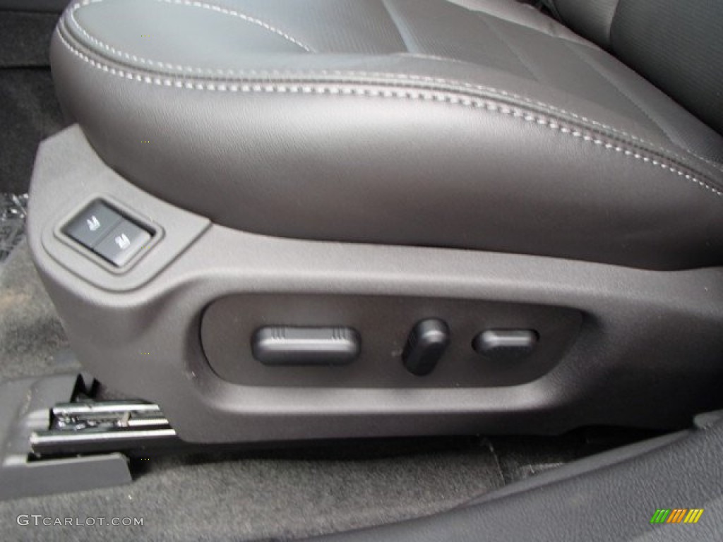 2013 Ford Taurus Limited AWD Front Seat Photos
