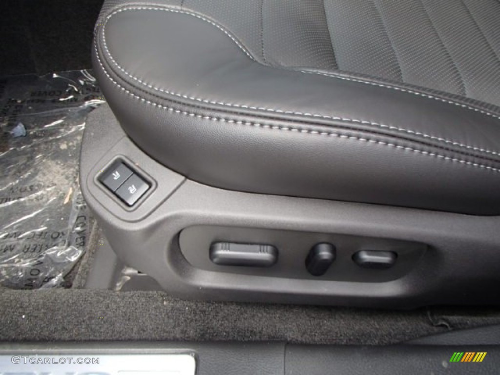 2013 Taurus SHO AWD - Ingot Silver Metallic / SHO Charcoal Black Leather photo #16