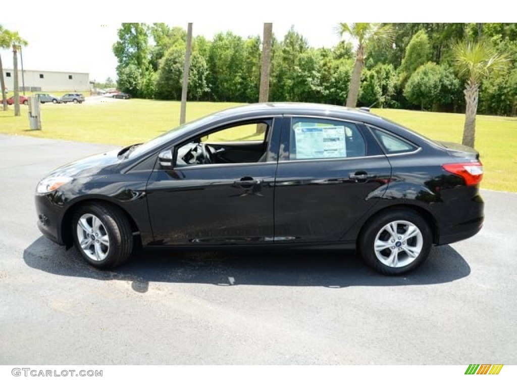 2013 Focus SE Sedan - Tuxedo Black / Charcoal Black photo #8