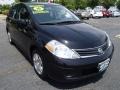 Super Black - Versa 1.8 S Hatchback Photo No. 3