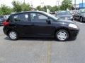 Super Black - Versa 1.8 S Hatchback Photo No. 4