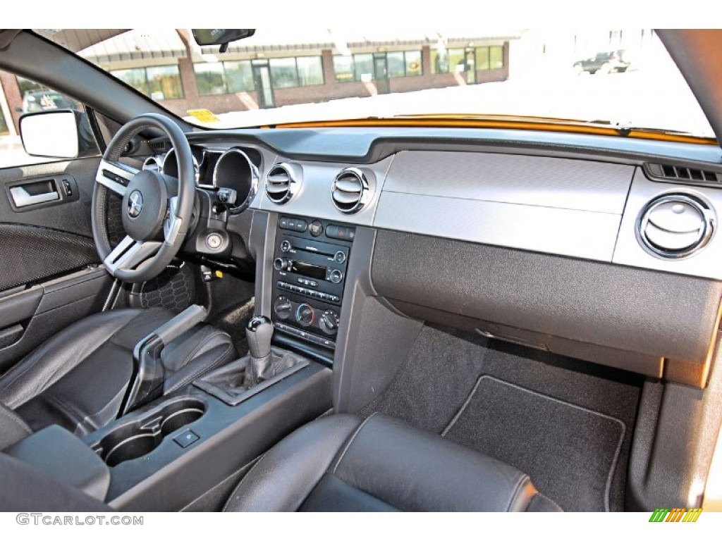 2009 Ford Mustang V6 Premium Coupe Dashboard Photos