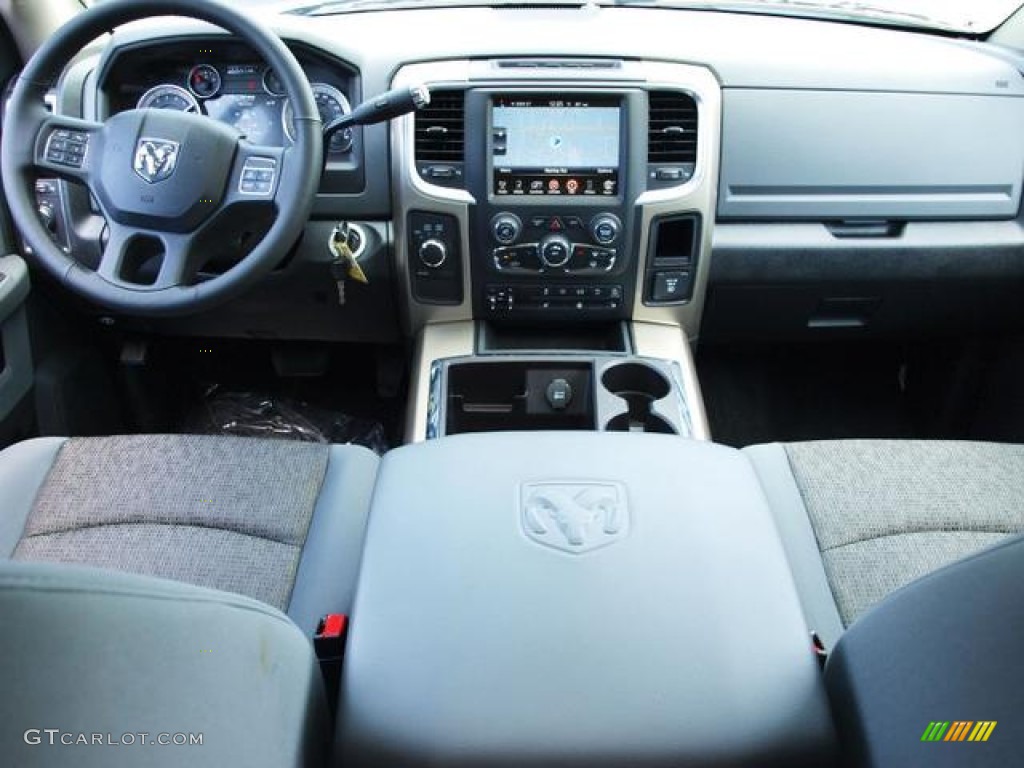 2013 Ram 2500 Big Horn Crew Cab 4x4 Black/Diesel Gray Dashboard Photo #81620043