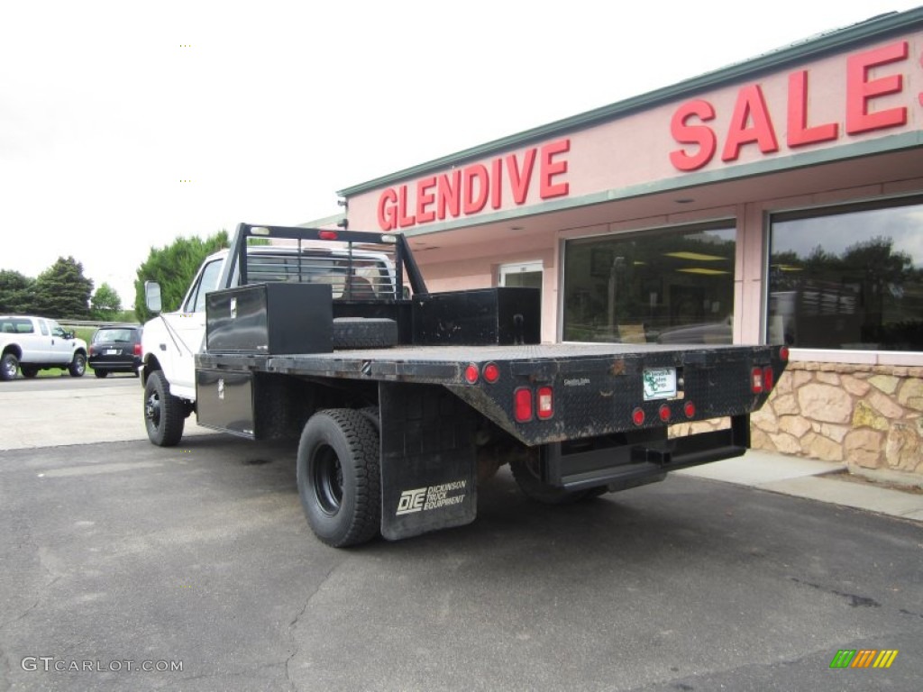 1996 F350 XL Regular Cab 4x4 Stake Truck - Oxford White / Beige photo #5