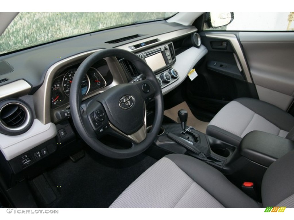 2013 RAV4 LE AWD - Black / Ash photo #5