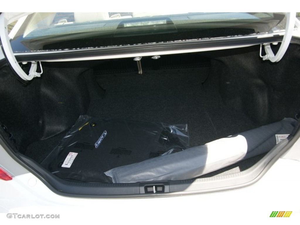 2013 Camry LE - Super White / Ivory photo #8
