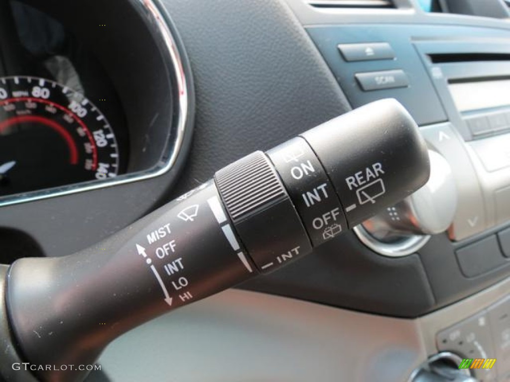2012 Toyota Highlander Standard Highlander Model Controls Photo #81627345