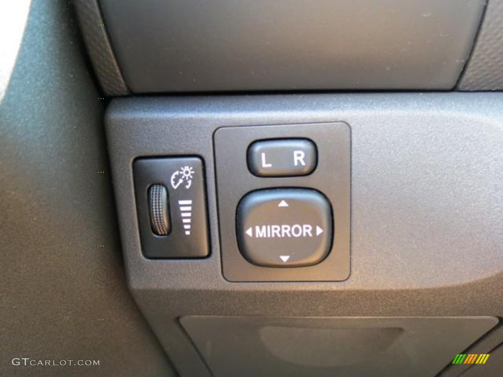 2010 Toyota Yaris 3 Door Liftback Controls Photos