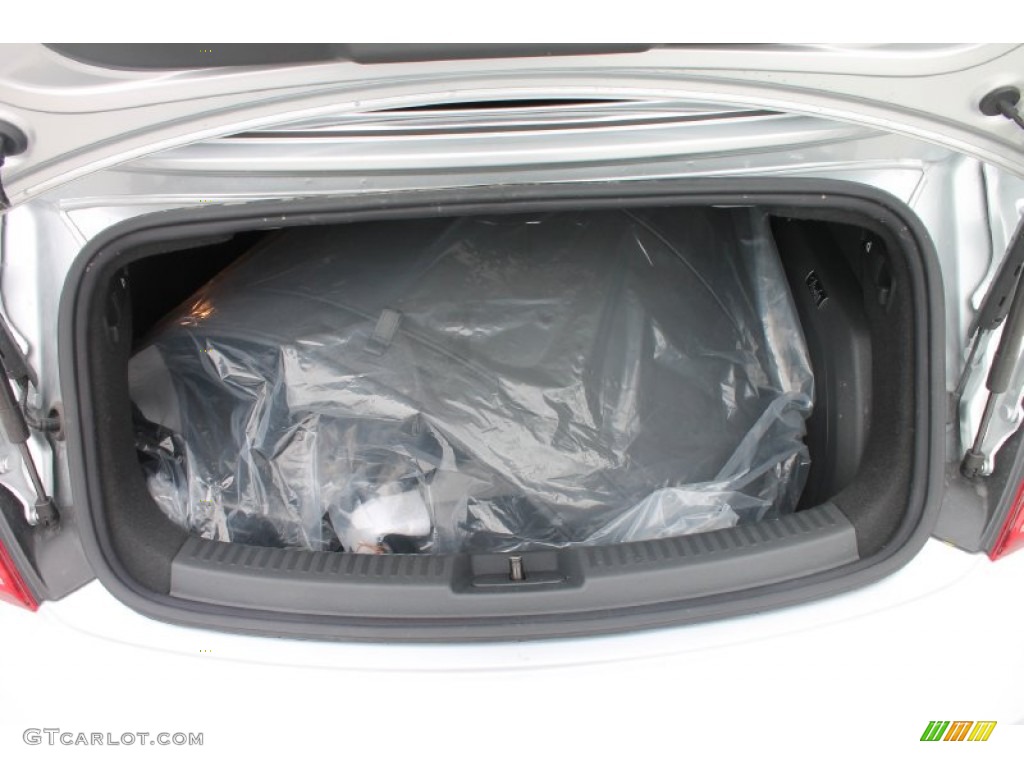 2013 Volkswagen Beetle TDI Convertible Trunk Photos