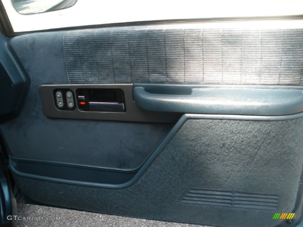 1990 C/K C1500 Silverado Regular Cab - Catalina Blue Metallic / Blue photo #16